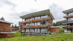 Exterior - Apt 4/6 ppl, balcony, near the ski runs (Chamrousse)