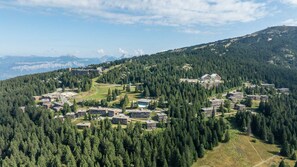 Aerial view - Sublime 4/6-person apartment at the foot of the slopes, mountain view balcony (Chamrousse)
