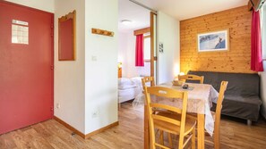Dining - Bright studio 4 ppl near the ski runs with garden (Chamrousse)