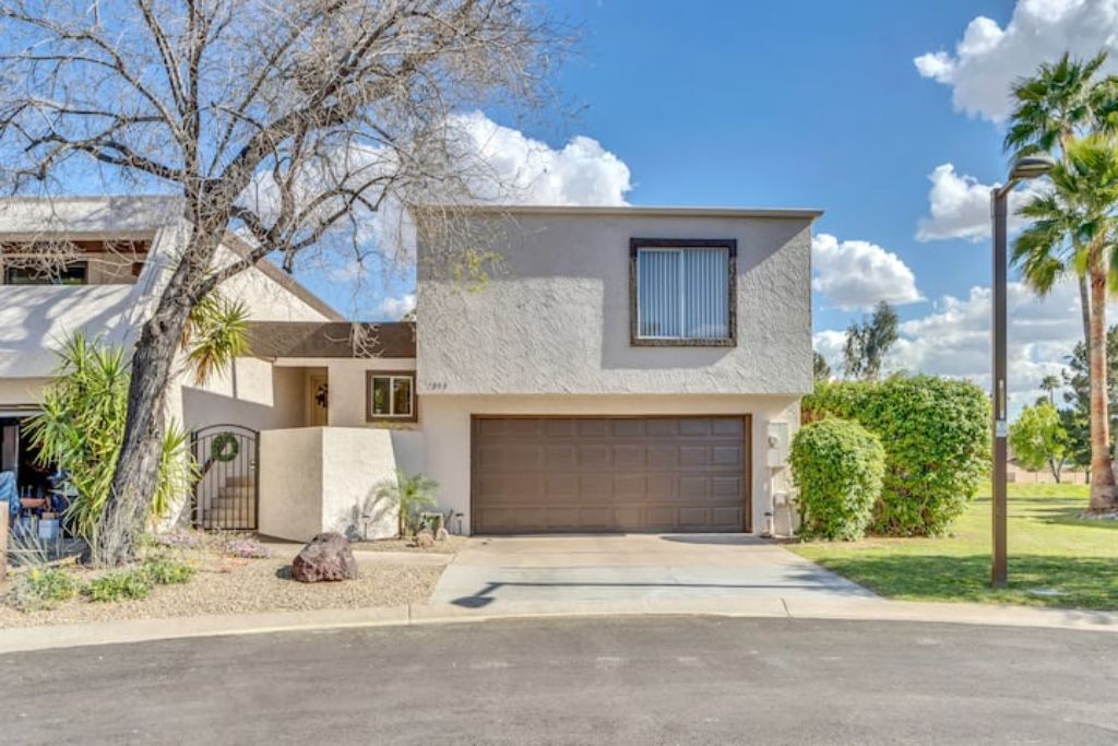 Modern Townhouse in North Central Scottsdale!