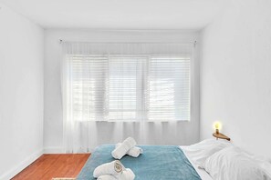 Basic Apartment, 1 Queen Bed with Sofa bed | 1 bedroom, laptop workspace, iron/ironing board, bed sheets - Garden Suite 1-hosted by Sweetstay (Miami Beach)