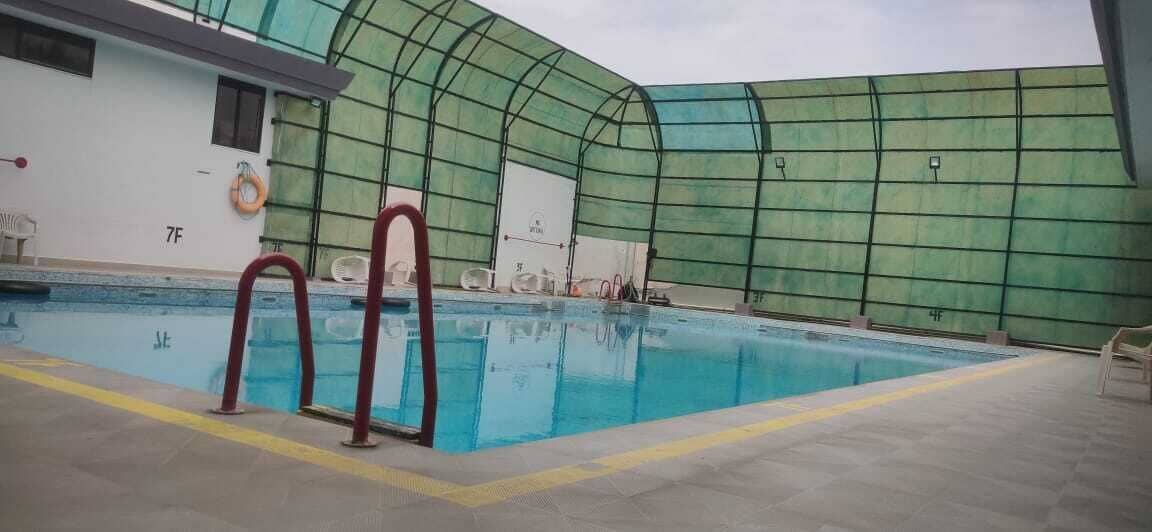 حمام سباحة