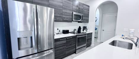 House, 3 Bedrooms | Private kitchen