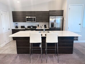 Townhome, 2 Bedrooms | Private kitchen | Fridge, oven, coffee/tea maker, toaster - Balmoral Resort- 111kb 2 Bedroom Townhouse by RedAwning (Haines City)