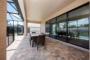 House, 4 Bedrooms | Outdoor dining - Balmoral Resort-224mcv 4 Bedroom Home by RedAwning (Haines City)