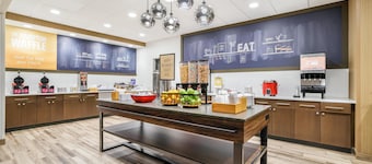 ฮัมป์ตัน อินน์ ฟอร์ท ไมเออร์ส ดาวน์ทาวน์