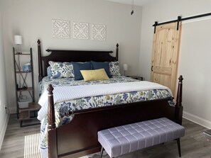 4 habitaciones, escritorio, tabla de planchar con plancha y wifi gratis 