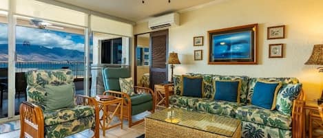 Condo, 3 habitaciones | Área de sala de estar