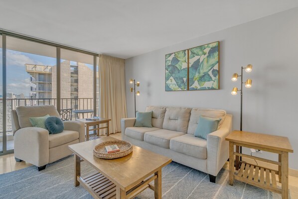 Living area - Beach Oasis with Ocean & City Views with FREE Parking! (Honolulu)