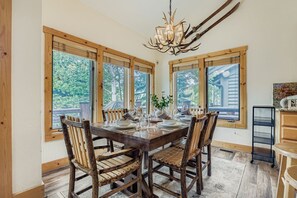 Condo, 3 habitaciones | Restaurantes