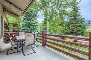 Condo, 3 Bedrooms | Outdoor dining - 402 Timber Escape At Chapparal! Relaxing Deer Valley Condo With Hot Tub! Close To Skiing & Hiking! 3 Bedroom Condo by RedAwning (Park City)