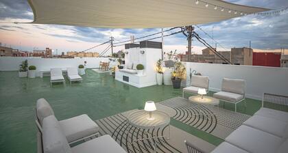 NEW renovated room in Malvarrosa Beach (No A/C)