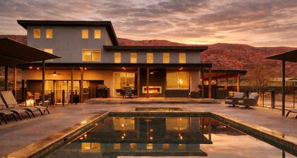 Exclusive Retreats Desert Panorama with Private Pool, Hot Tub, Bocce Court