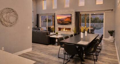 Exclusive Retreats Desert Panorama with Private Pool, Hot Tub, Bocce Court