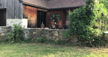 Maison de Caractère, Ferme Rénovée Avec un Grand Terrain Ombragé