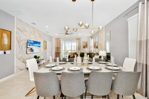 Dining - Best Value!Disney Dream Vacay!SouthFacing POOL&SPA!Home Theater!Resort Amenities (Davenport)