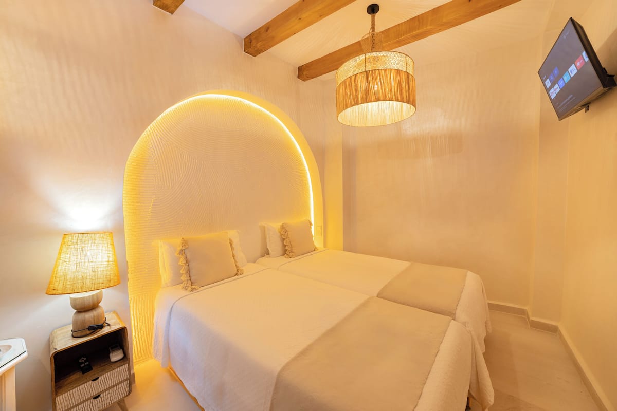 BAB MELLAH | In-room safe, blackout drapes, soundproofing, iron/ironing board