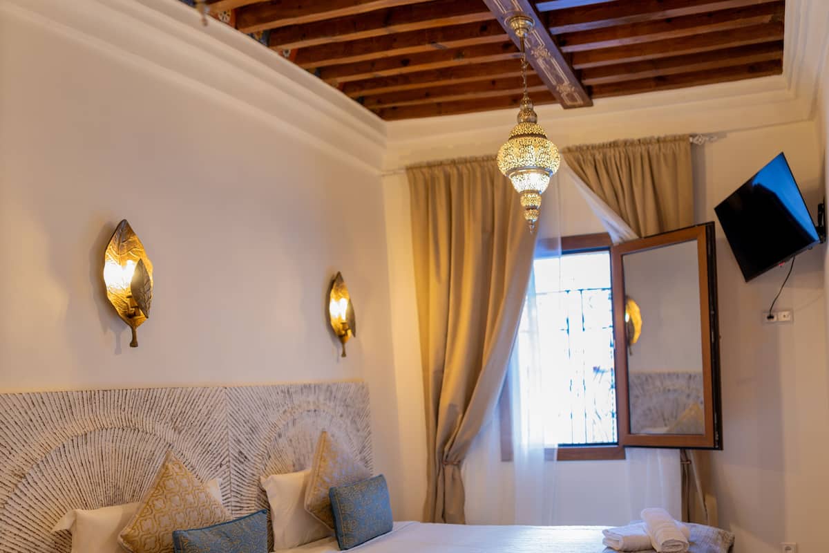 OUTA HAMAM | In-room safe, blackout drapes, soundproofing, iron/ironing board