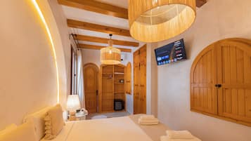BAB MOUKAF | In-room safe, blackout drapes, soundproofing, iron/ironing board
