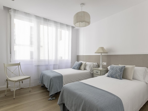 2 bedrooms, iron/ironing board, travel crib, free WiFi