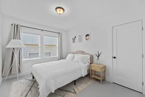 3 Schlafzimmer, Schreibtisch, Bügeleisen/Bügelbrett, kostenloses WLAN