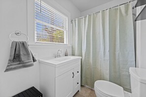Handtücher, Seife, Shampoo, Toilettenpapier