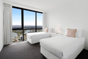 2 عدّة غرف نوم ومكواة/لوح كي وواي فاي مجانًا وملاءات أسرّة