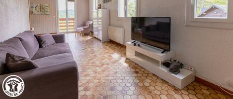 Télévision, cheminée