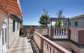 Property grounds - 2 bedroom cozy apartment in Privlaka (Privlaka)