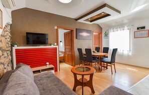 TV - 2 bedroom cozy apartment in Privlaka (Privlaka)