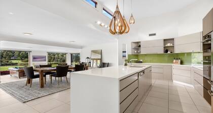 PEPPERTREE PONDS - THE VINTAGE HOLIDAY HOUSES