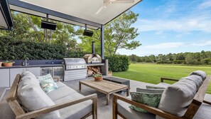Terrace/patio - PEPPERTREE PONDS - THE VINTAGE HOLIDAY HOUSES (POKOLBIN)