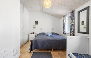 4 bedrooms, travel cot, free WiFi