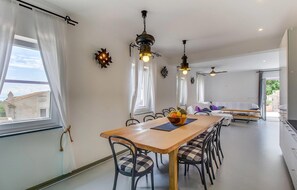 Dining - Beach front home in Plat (Plat)