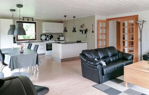 Fernseher, Kamin, DVD-Player
