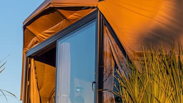 Cabane Lune de Miel, bain à remous, vue montagne | Vue sur le jardin