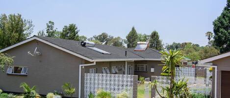 المنشأة من الخارج