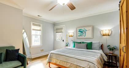 Cute Georgetown Villa < 1 Mi to Historic District