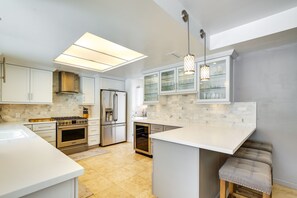 冰箱、微波炉、炉灶、洗碗机