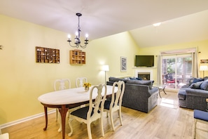 Interior - Poolside Fun & Beach Access in Ocean Pines! (Ocean Pines)