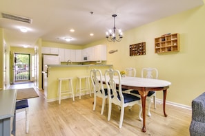 Dining - Poolside Fun & Beach Access in Ocean Pines! (Ocean Pines)