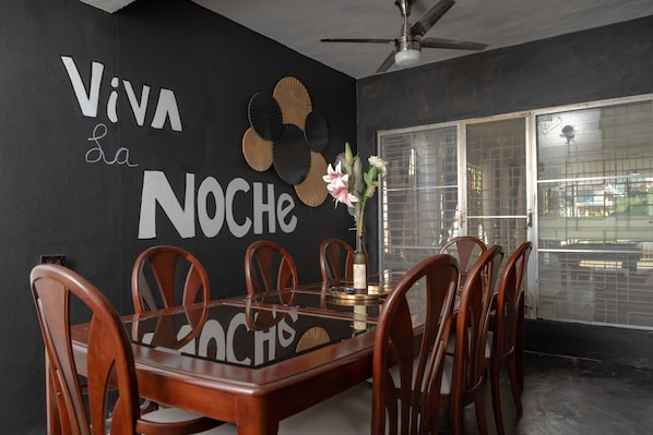 تناول الطعام