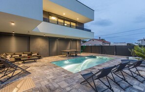 Terrace/patio - Beach front home in Valbandon (Valbandon)