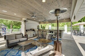 Outdoor dining - Pool, Hot Tub & Pickleball Court: Lake Ozarks Home (Camdenton)