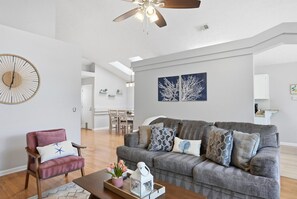 TV - Paradise on Whitemarsh Island - Savannah (Savannah)