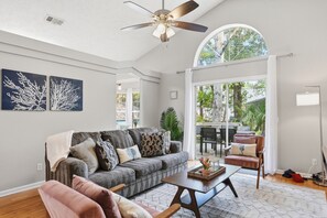 TV - Paradise on Whitemarsh Island - Savannah (Savannah)