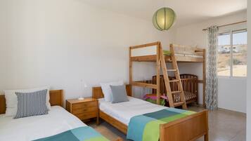 3 chambres, fer et planche Ă repasser, Wi-Fi, draps fournis