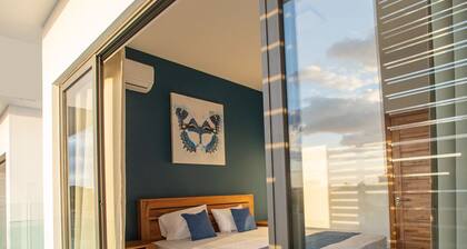 Ocean Blue Villa with private pool at Flic-en-Flac