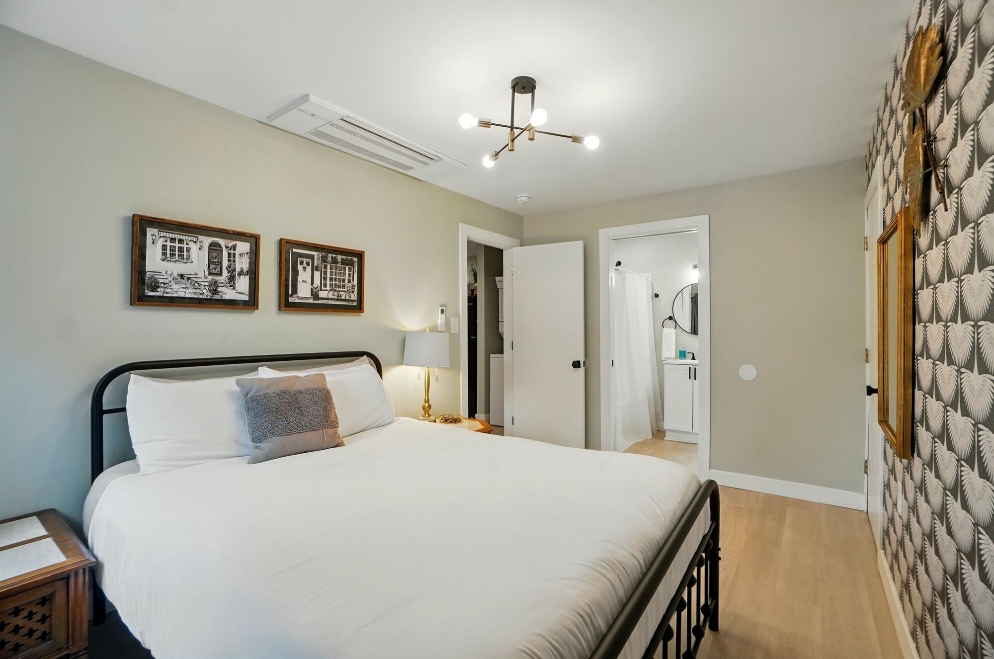 1 chambre, fer et planche à repasser, lit parapluie, Wi-Fi gratuit