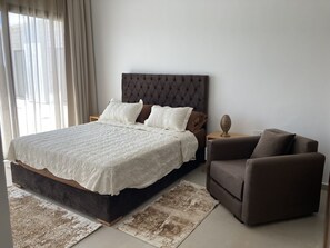 4 bedrooms, WiFi, bed sheets